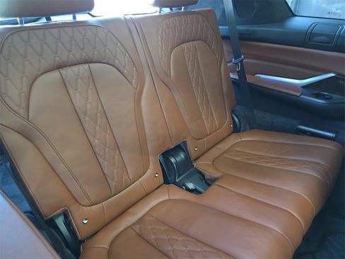 Used 2019 BMW X7 xDrive50i w/ M Sport Package image 16