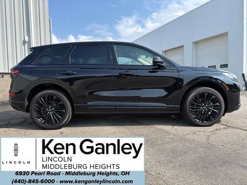 Used 2023 Lincoln Corsair AWD w/ Equipment Group 101A image 4
