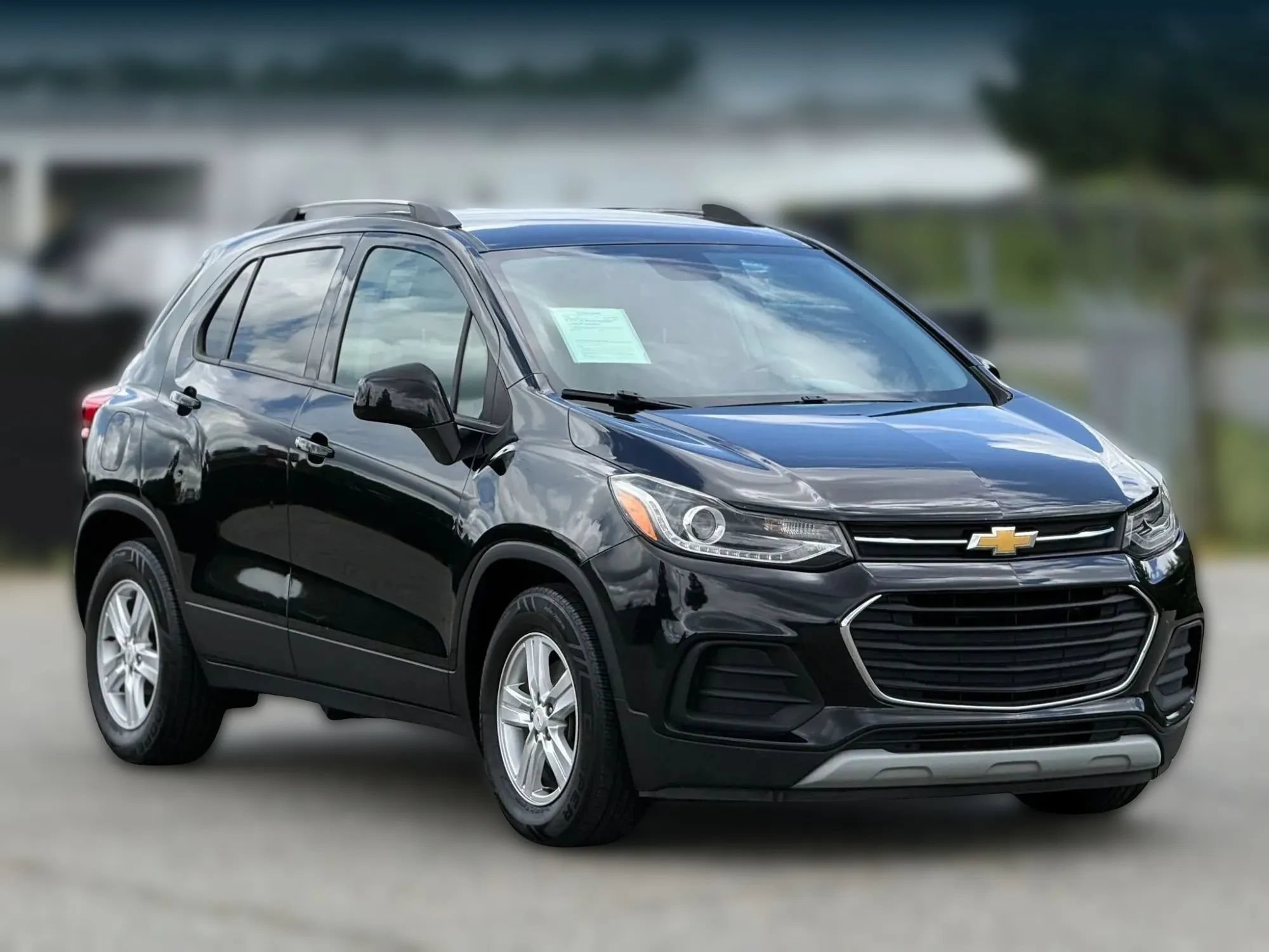 Used 2021 Chevrolet Trax LT FWD image 1