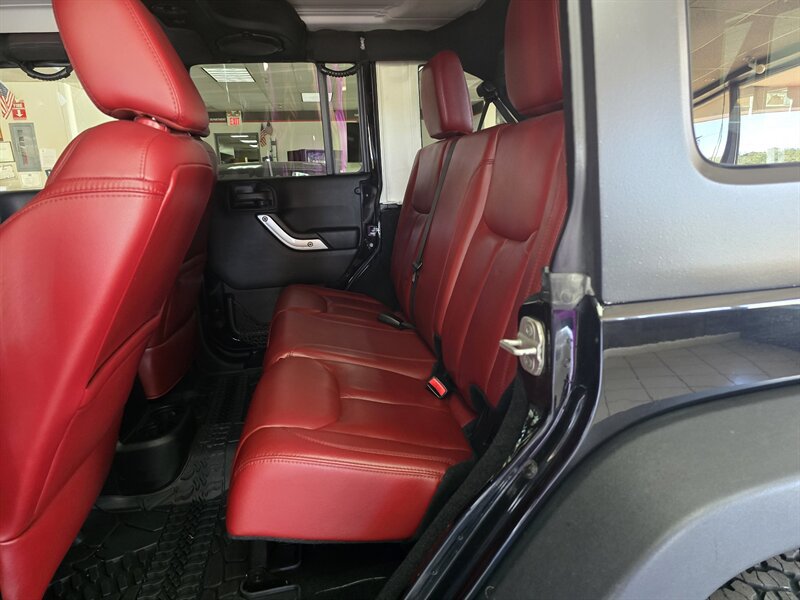 Used 2013 Jeep Wrangler Unlimited Rubicon AWD/4WD image 12