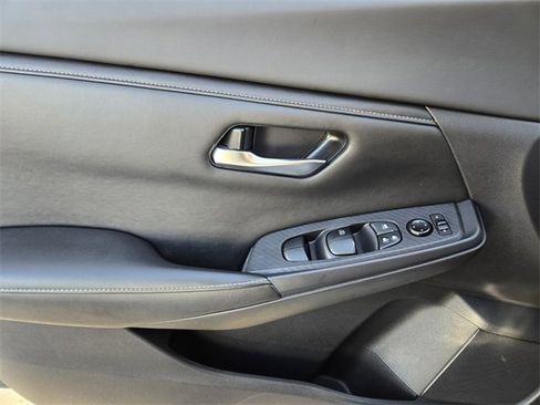 Used 2023 Nissan Sentra SV image 14