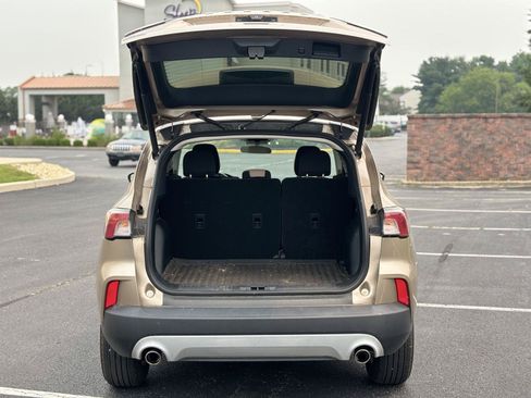 Used 2021 Ford Escape SE w/ Convenience Package FWD image 16