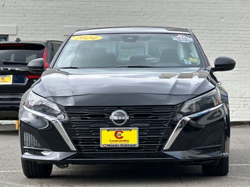Used 2024 Nissan Altima 2.5 SV AWD/4WD image 11