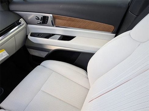 New 2026 Cadillac Vistiq Luxury image 18