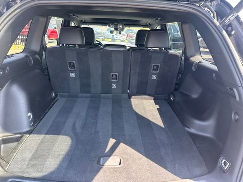 Used 2025 Jeep Grand Cherokee Altitude AWD/4WD image 19