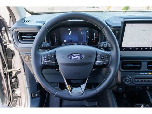 Used 2025 Ford Maverick Lobo AWD/4WD image 21
