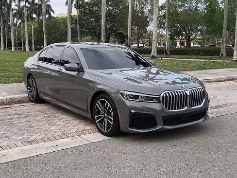 Used 2020 BMW 750i xDrive w/ Executive Package AWD/4WD image 19