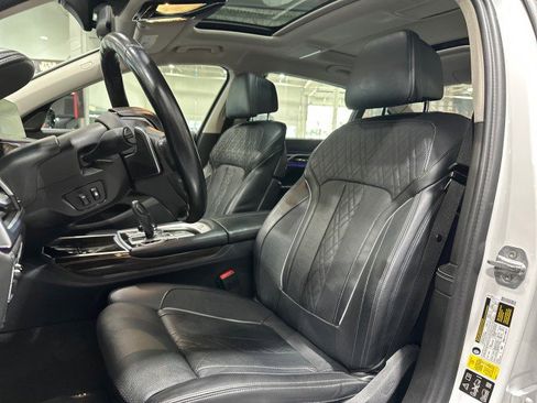 Used 2017 BMW 750i xDrive AWD/4WD image 4