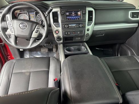 Used 2019 Nissan Titan PRO-4X image 9