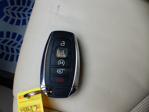 Used 2019 Lincoln MKC Select w/ Select Plus Package image 29