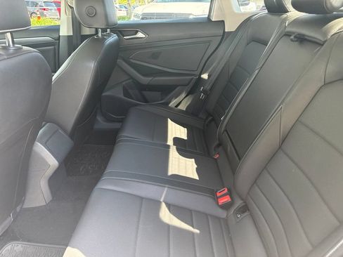Used 2023 Volkswagen Jetta SE FWD image 18