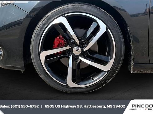 Used 2018 Honda Accord Sport image 7