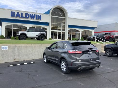 Used 2022 Ford Edge Titanium w/ Equipment Group 301A AWD/4WD image 5