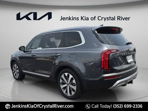 Used 2022 Kia Telluride SX w/ Towing Package FWD image 10