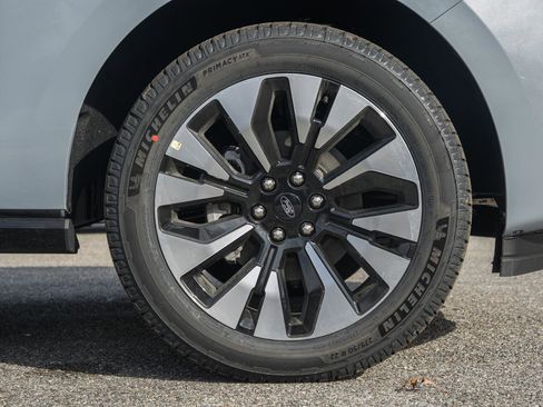 New 2025 Ford Expedition Platinum w/ Driver's Package image 26