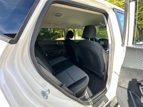 Used 2021 Kia Soul S image 17