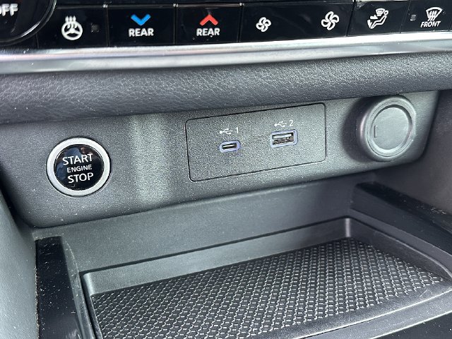 Used 2021 Nissan Rogue SL FWD image 34