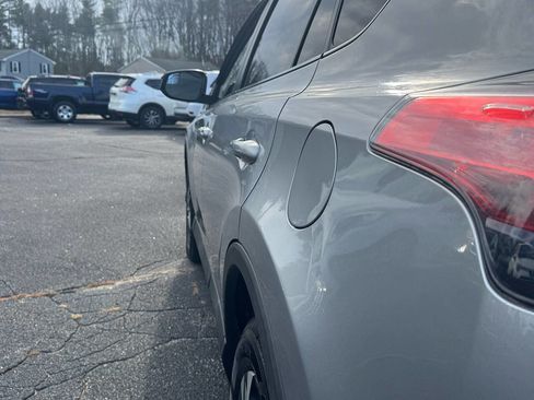 Used 2016 Toyota RAV4 LE image 14