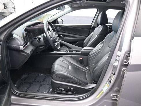 Used 2022 Hyundai Elantra Limited FWD image 10