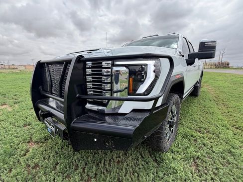 Used 2024 GMC Sierra 2500 Denali w/ Denali Reserve Package AWD/4WD image 3