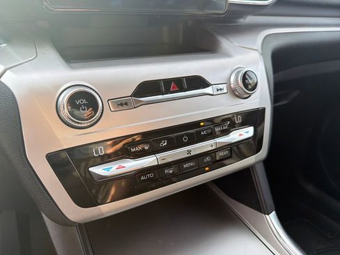 Used 2020 Ford Explorer XLT w/ Equipment Group 202A image 39