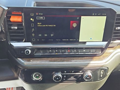 Used 2023 GMC Sierra 1500 SLE image 19