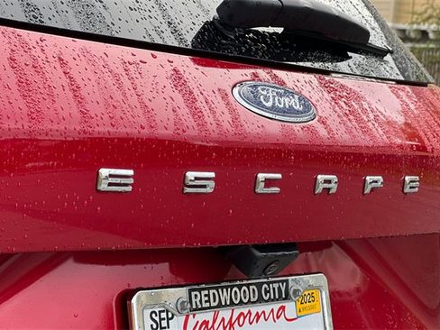 Used 2022 Ford Escape Titanium w/ Titanium Premium Package image 34