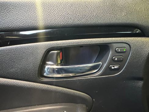 Used 2017 Honda Pilot Touring image 8