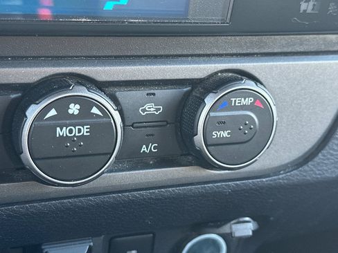 Used 2021 Toyota Tacoma TRD Off-Road w/ Technology Package image 29