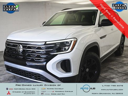 Used 2025 Volkswagen Atlas Peak Edition SE AWD/4WD image 1