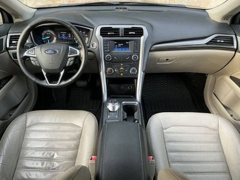 Used 2017 Ford Fusion SE image 14