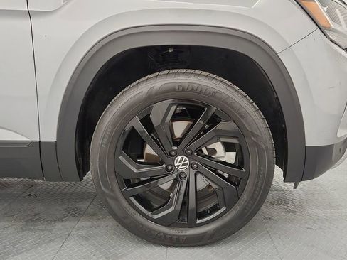 Used 2023 Volkswagen Atlas SE image 27