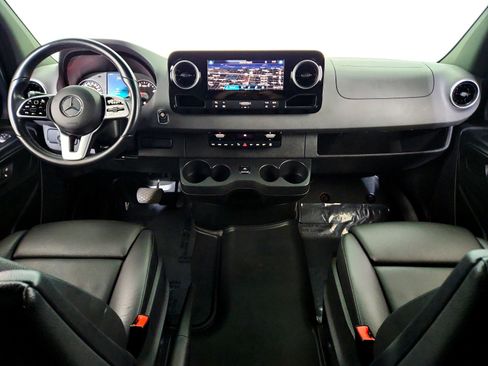 Used 2023 Mercedes-Benz Sprinter 2500 image 13