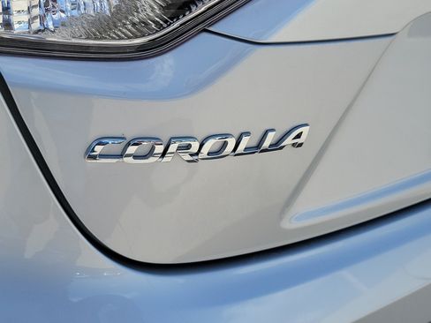 Used 2023 Toyota Corolla LE w/ LE Convenience Package FWD image 10