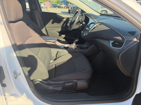 Used 2024 Chevrolet Malibu LT FWD image 8