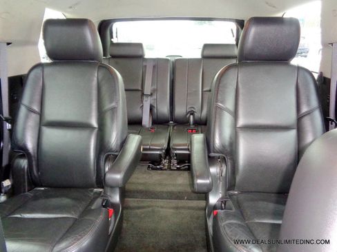 Used 2012 Cadillac Escalade Luxury image 19