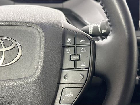 Used 2024 Toyota Prius LE image 18