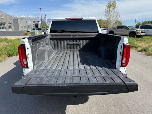 Used 2020 GMC Sierra 1500 AT4 w/ Off-Road Performance Package AWD/4WD image 14