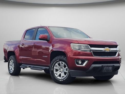 Used 2018 Chevrolet Colorado LT w/ LT Convenience Package RWD image 2