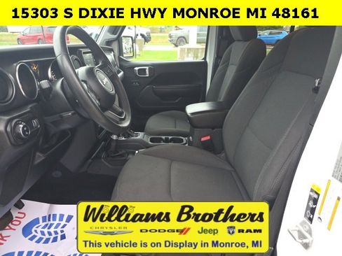 Certified 2023 Jeep Gladiator Sport image 26