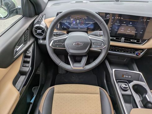 New 2026 Chevrolet Equinox ACTIV w/ Convenience Package III image 17