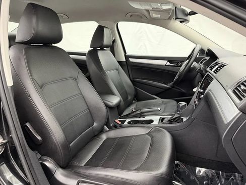 Used 2013 Volkswagen Passat 2.5 SE FWD image 18