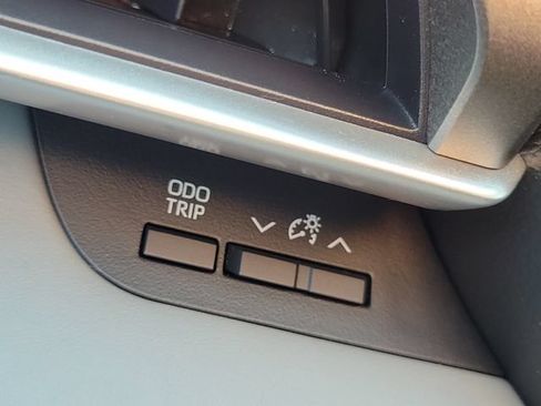 Used 2024 Toyota Highlander XLE AWD/4WD image 21