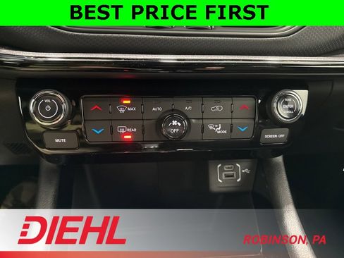 New 2026 Jeep Compass Limited image 30