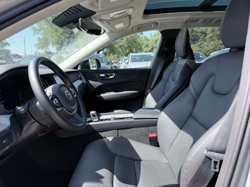 Certified 2025 Volvo XC60 B5 Plus AWD/4WD image 10