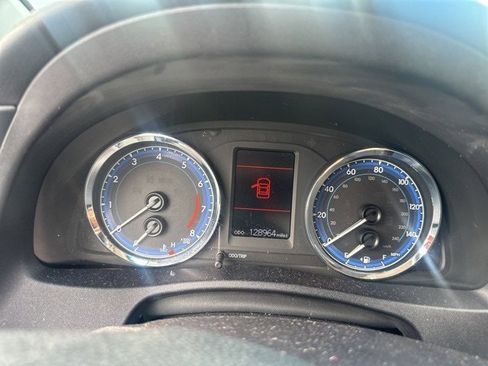 Used 2017 Toyota Corolla L image 3