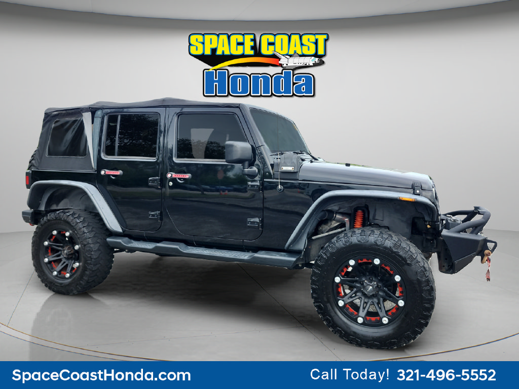 Used 2013 Jeep Wrangler Unlimited Sahara w/ Connectivity Group AWD/4WD image 12