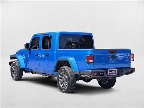New 2025 Jeep Gladiator Sport image 9