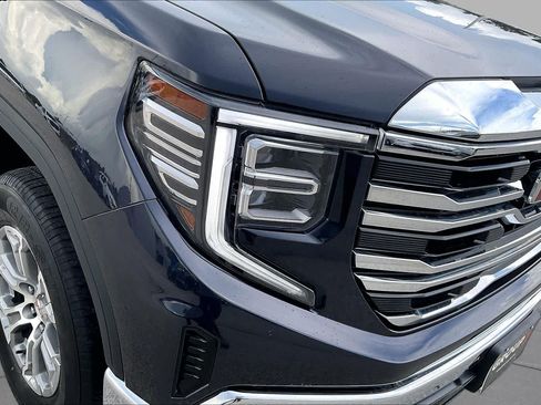 Used 2025 GMC Sierra 1500 SLT AWD/4WD image 27