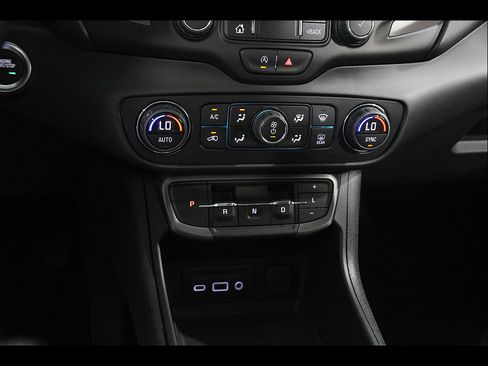 Certified 2023 GMC Terrain AT4 w/ Infotainment Package II AWD/4WD image 15